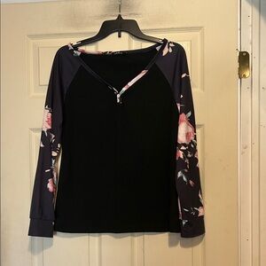 Lamiu Top Size Small Black Gray